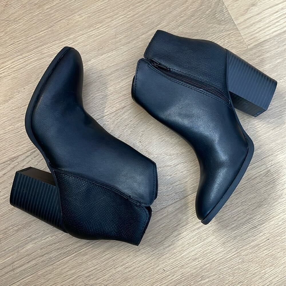 SUN & STOME Black Heeled Ankle Textured Detail Boots Size 7